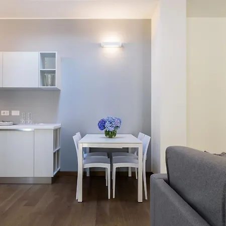 Palazzo Tatti - Bymyhomeincomo Apartament